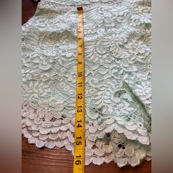 Francesca’s Mint Green Off Shoulder Lace Lined Shorts Romper Women’s Medium - Picture 6 of 9